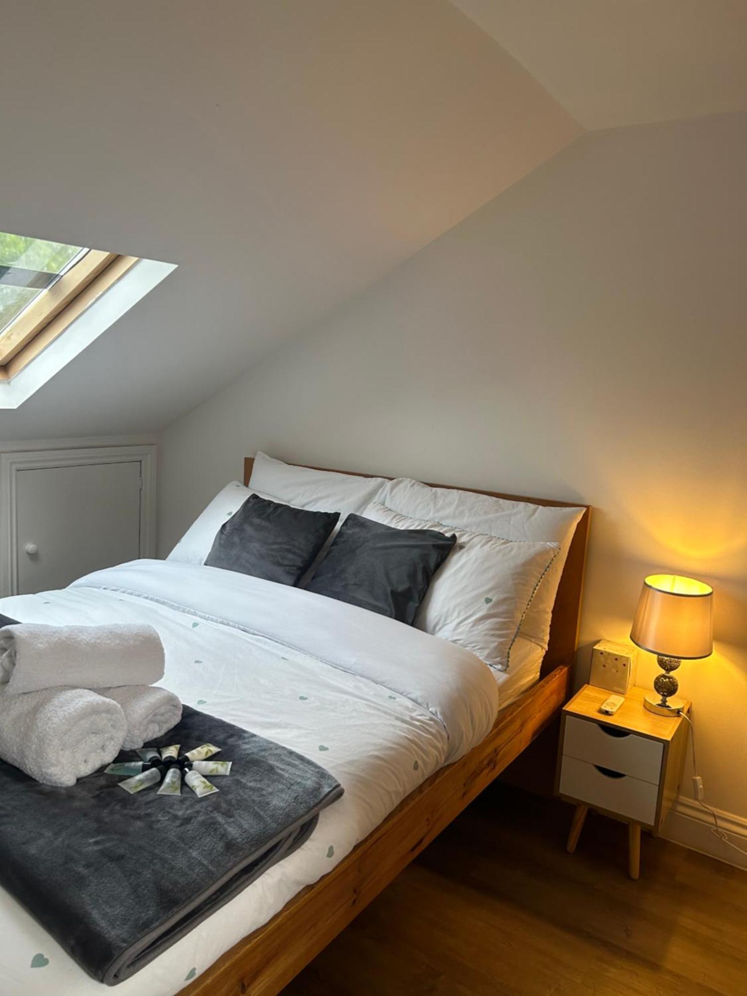 Qties Luxury Home London Kültér fotó